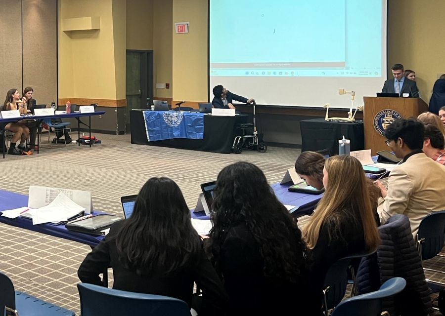 Model UN 