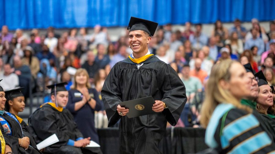 canisius graduate w/ degree