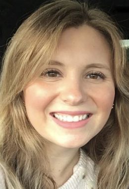 Selfie of Professor Jillian Dean